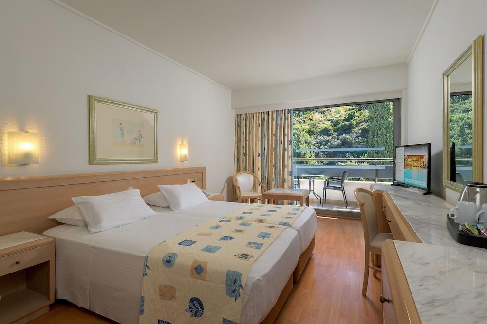 Oceanis Beach Hotel Иксиа Экстерьер фото